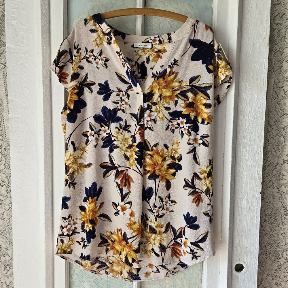 Mandee Blush Floral Short Sleeve Top 1X – Stretch V-Neck Plus Blouse